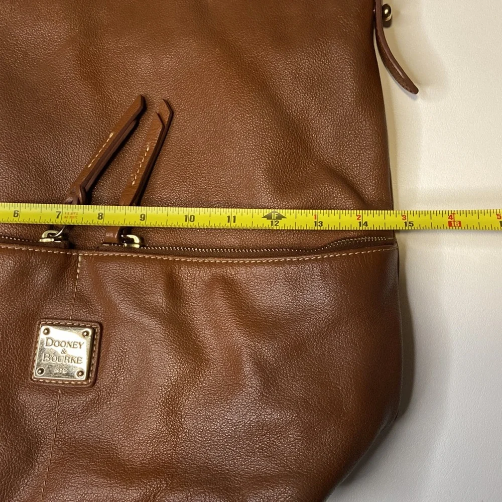 Vintage Dooney & Bourke Large Dillen Sac Hobo Brown Leather Purse Shoulder Bag